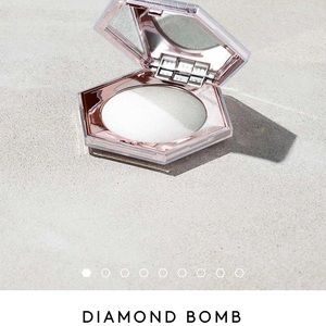 BRAND NEW JUST RELEASED FENTY BEAUTY DIAMONDBOMB💎